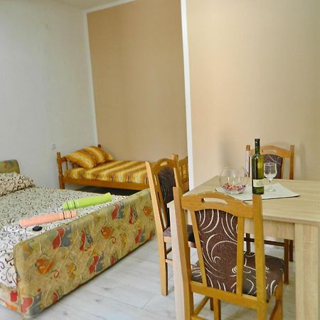 Apartmani Kosjerina เทรบินเย ภายนอก รูปภาพ