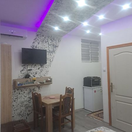 Apartmani Kosjerina เทรบินเย ภายนอก รูปภาพ