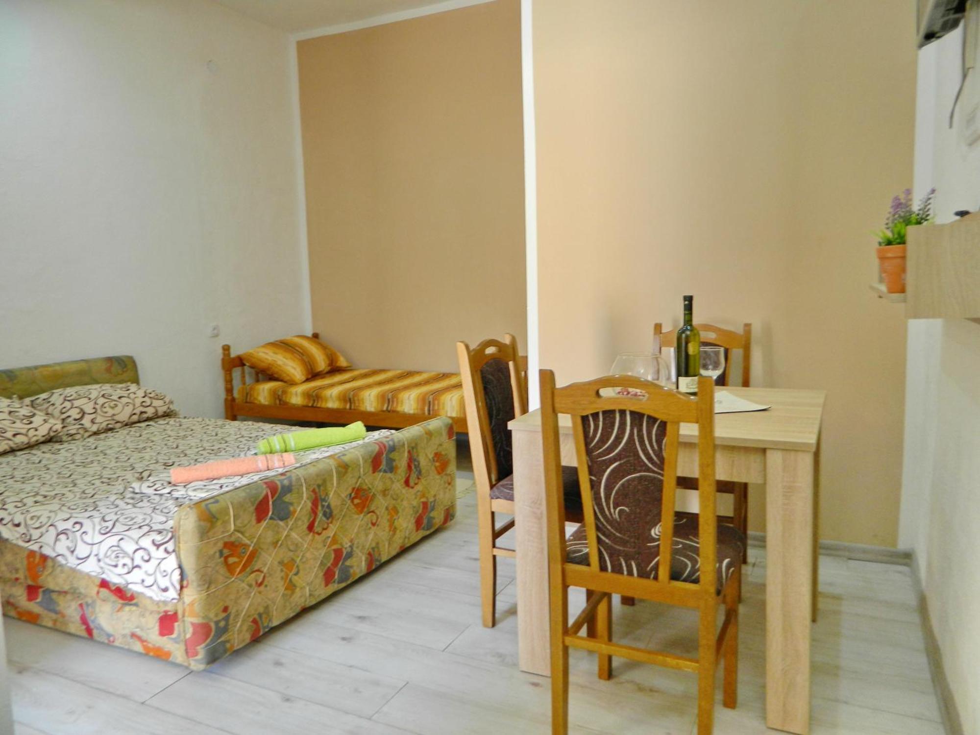 Apartmani Kosjerina เทรบินเย ภายนอก รูปภาพ