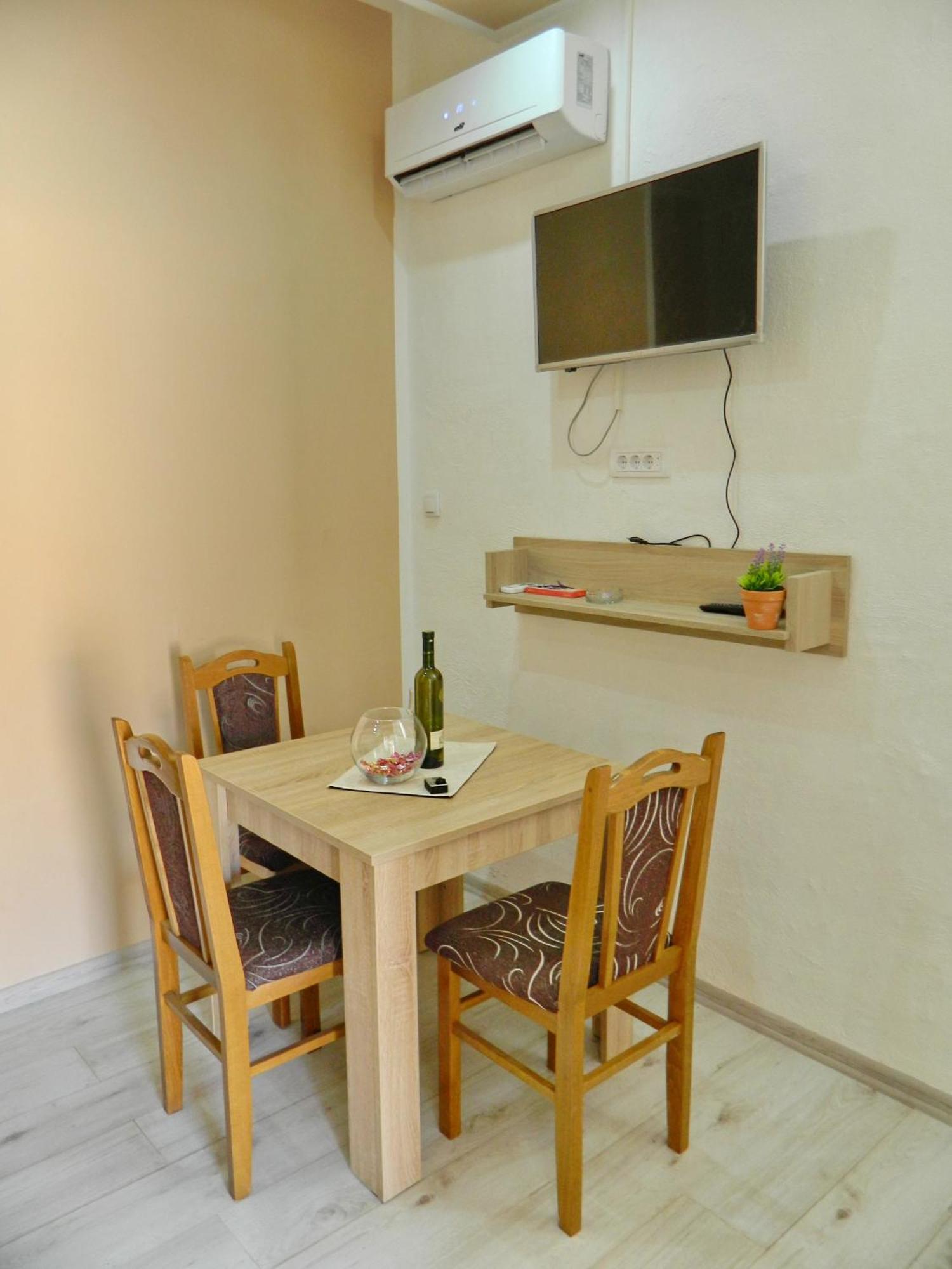 Apartmani Kosjerina เทรบินเย ภายนอก รูปภาพ