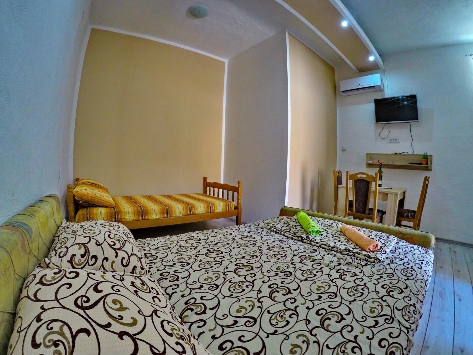 Apartmani Kosjerina เทรบินเย ภายนอก รูปภาพ