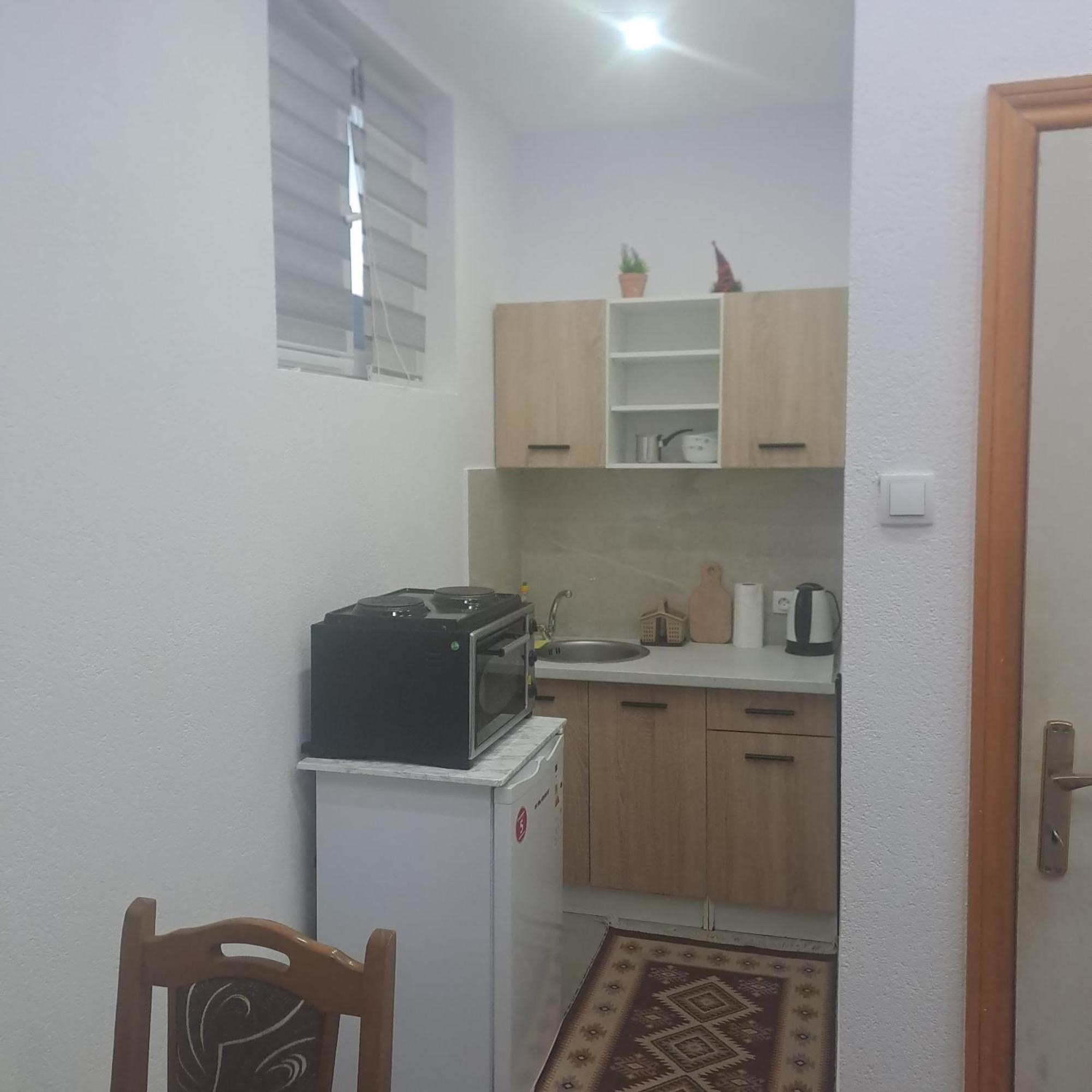 Apartmani Kosjerina เทรบินเย ภายนอก รูปภาพ