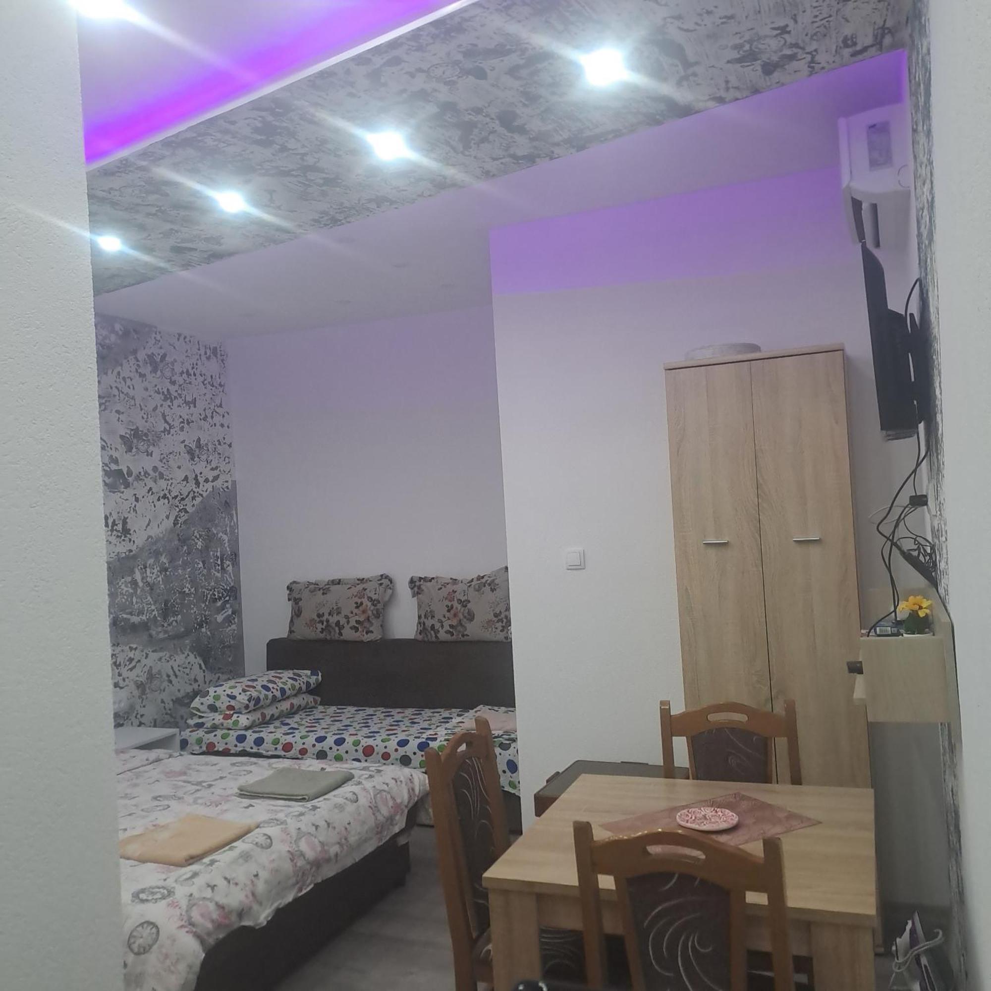 Apartmani Kosjerina เทรบินเย ภายนอก รูปภาพ
