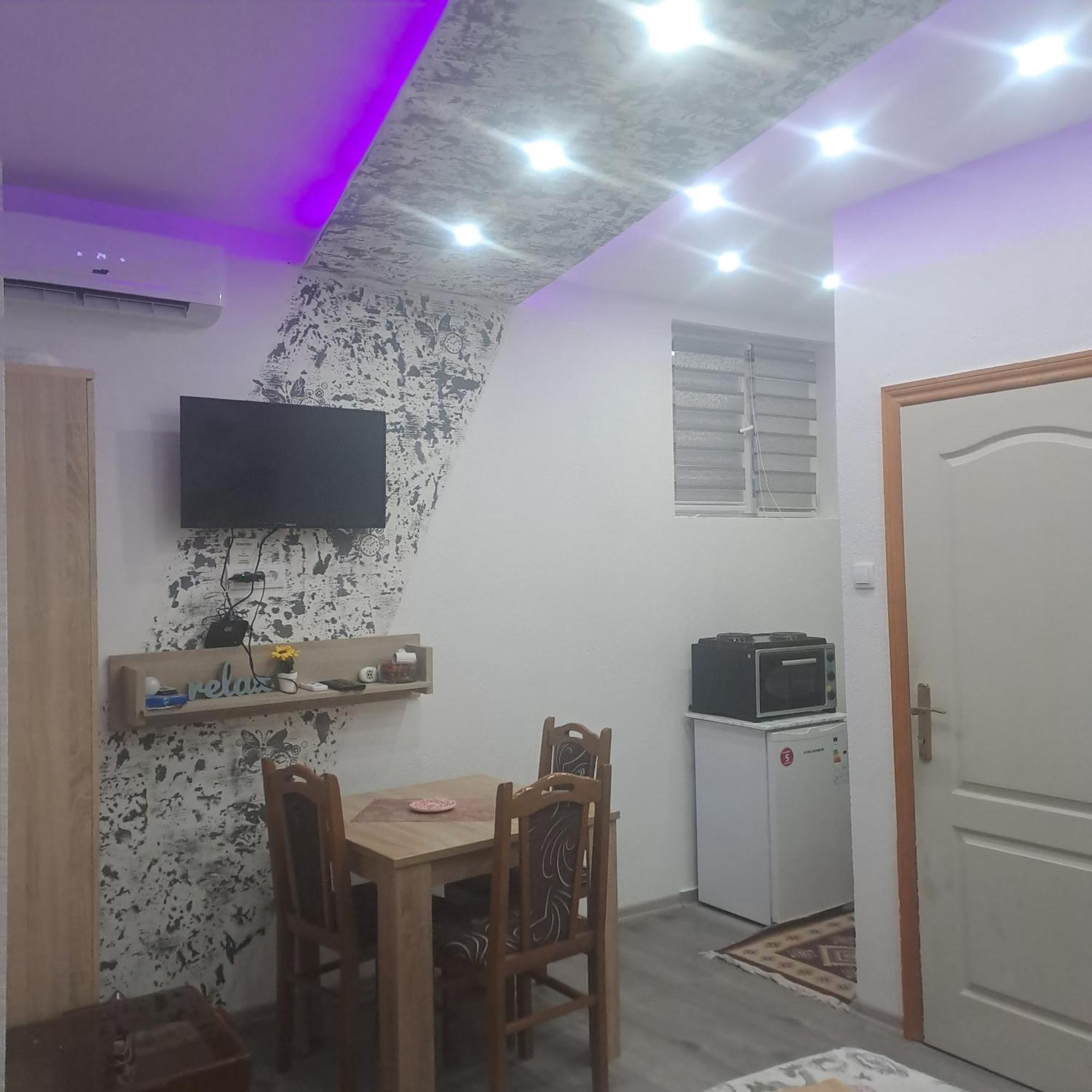 Apartmani Kosjerina เทรบินเย ภายนอก รูปภาพ