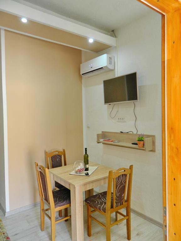 Apartmani Kosjerina เทรบินเย ภายนอก รูปภาพ