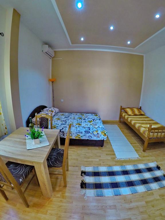 Apartmani Kosjerina เทรบินเย ภายนอก รูปภาพ