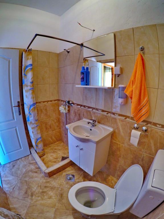 Apartmani Kosjerina เทรบินเย ภายนอก รูปภาพ