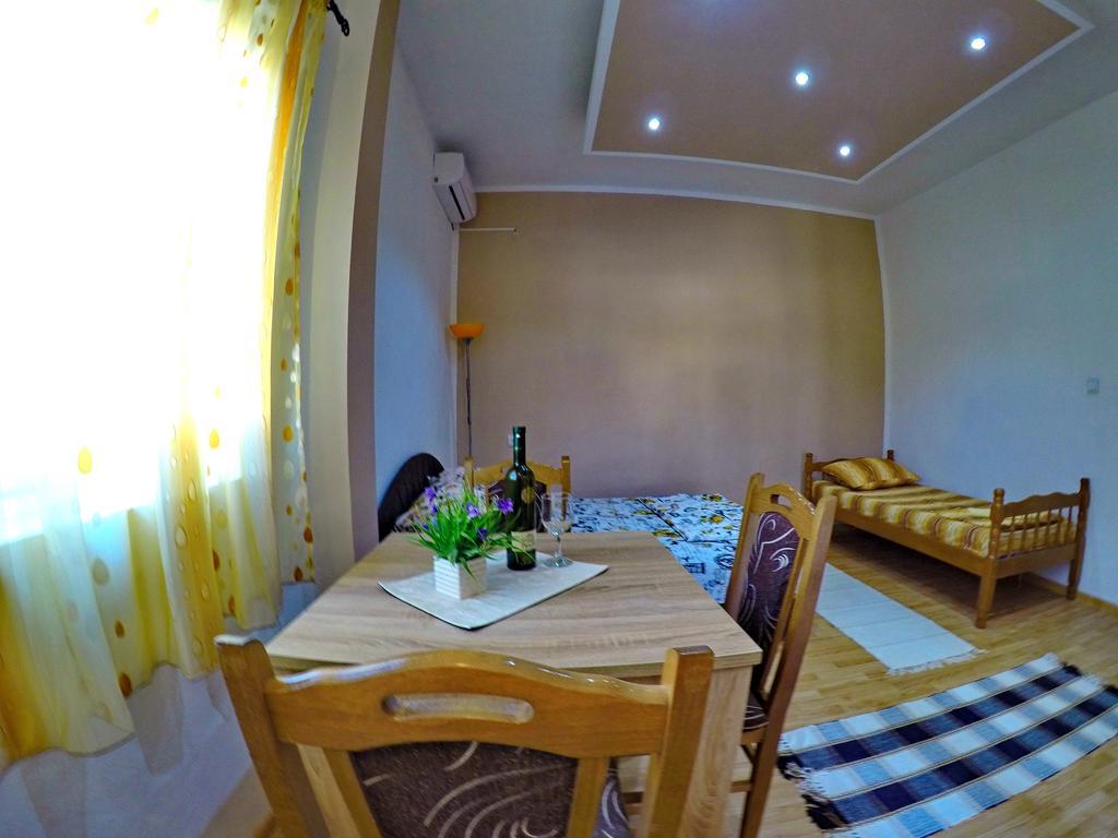 Apartmani Kosjerina เทรบินเย ภายนอก รูปภาพ