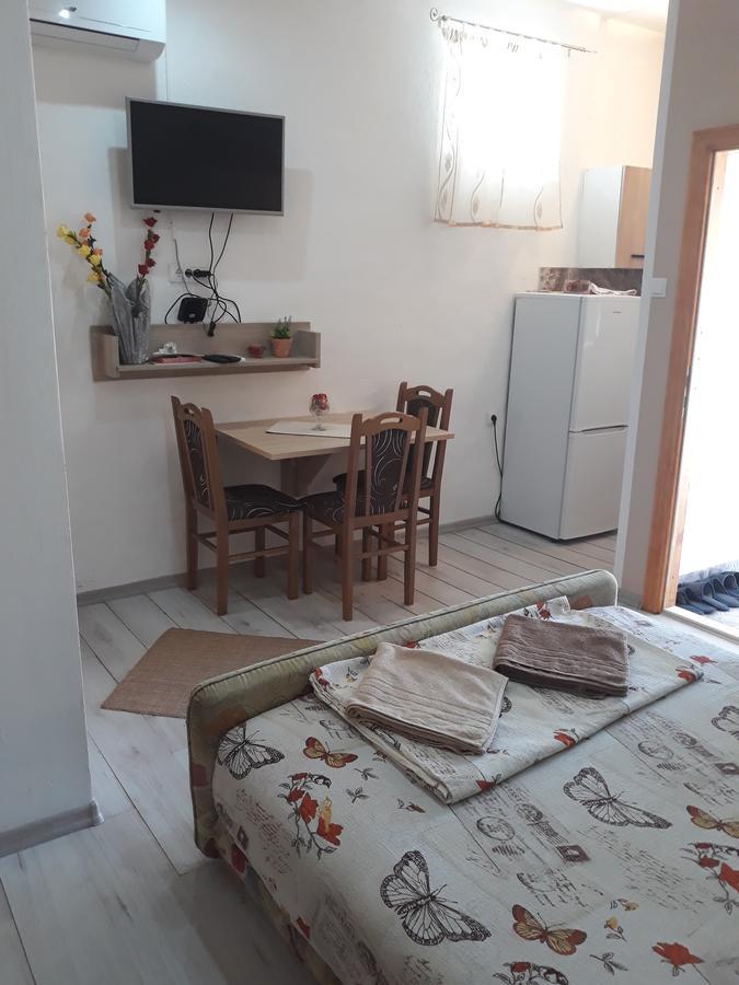 Apartmani Kosjerina เทรบินเย ภายนอก รูปภาพ